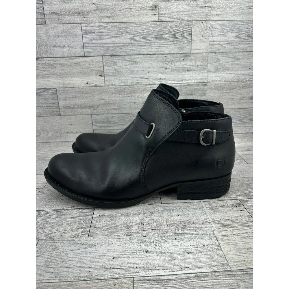 Born F52003 Black Leather Ankle Boots Womens 9M Buckle Strap Zip Lug Sole Bootie